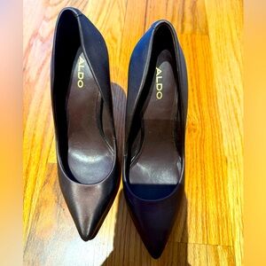 Aldo heels. Wore twice around the house. You can see price tag  still on.